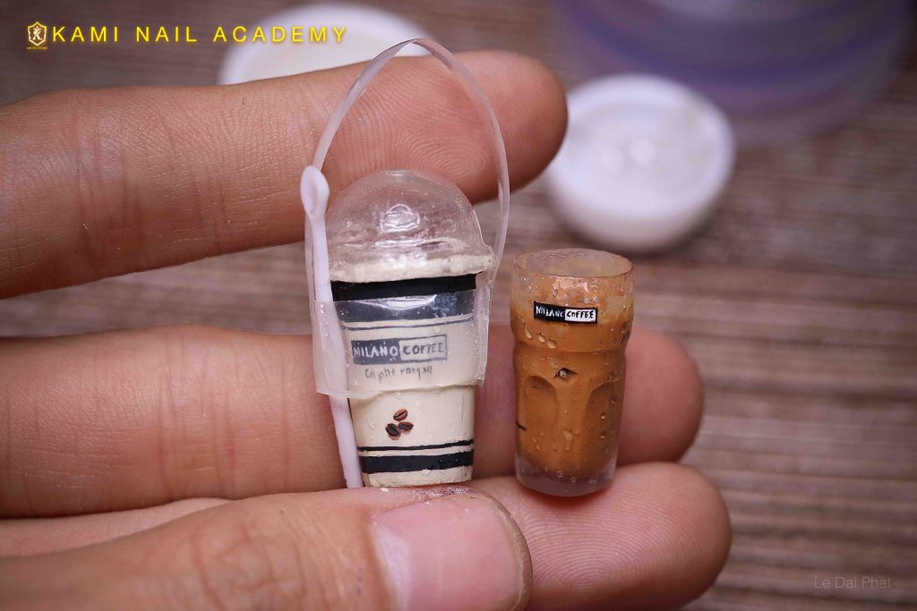 Ly Cà Phê Sữa từ bột làm móng tay