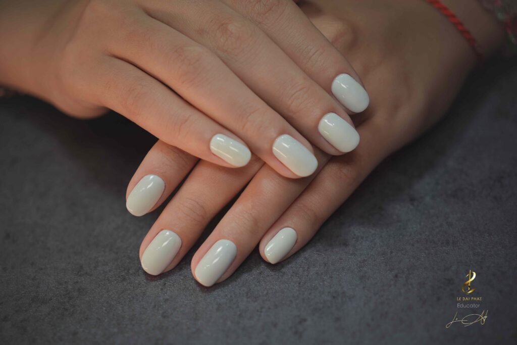 Kỹ thuật Russian Manicure tại Kami Nail